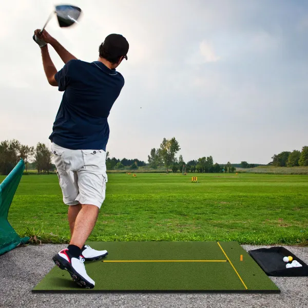 Tapete de Golfe 3 em 1 com Relva Sintética, 2 Tees e 2 Paus de Alinhamento