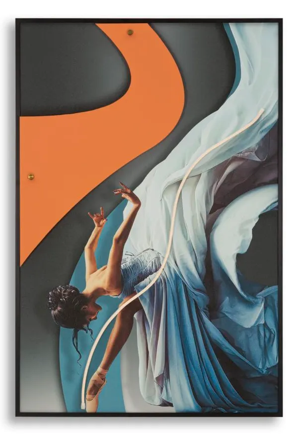 Impressão com LED em Tela Dancer 60x3,5x90 cm (Aplicação 3D Acrílico)