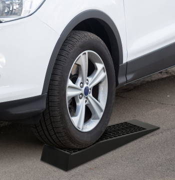 Set di 2 Ramp in plastica per auto, Ramp portatili con capacità fino a 3 tonnellate per auto, SUV e ruote piccole, antiscivolo e stabile, 70x19.5 cm, nero