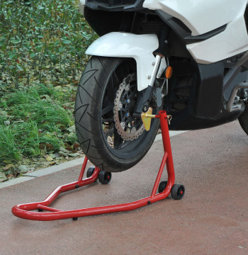 Universale Cavaliere Tipo Supporto anteriore portatile e mobile Mota – Colore rosso – Acciaio – 80 x 50 x 40 cm
