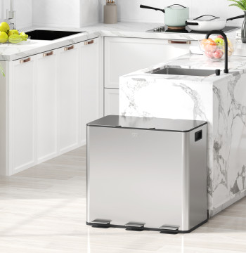 Cubo di scarico in acciaio inox 3x15L con scomparti 3x15L con coperture a pedale con chiusura morbida e cubo rimovibile per l'ufficio cucina in argento