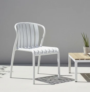 Sedia Vacky - Design Vanguardista per Interno ed Esterno