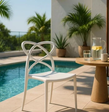Sedia Vella – Design Nordico Impilabile per Interno ed Esterno